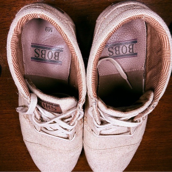 BOBS from Skechers Men's Beige Lace-Up Sneakers - Picture 5 of 6